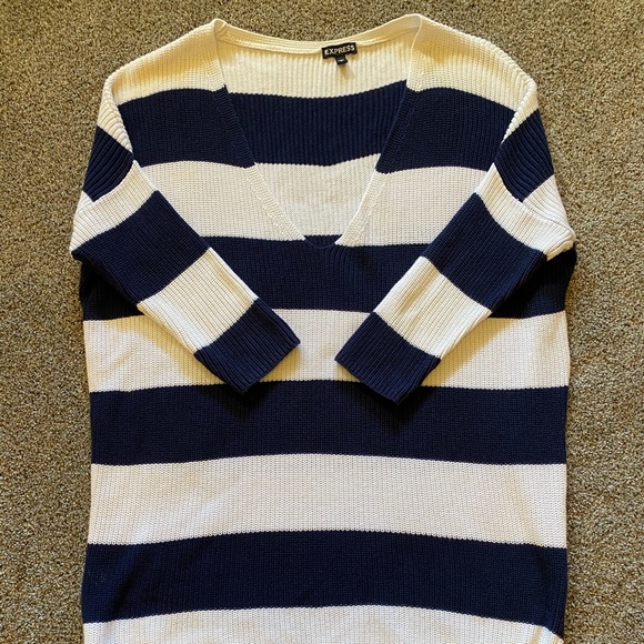 Express Sweater - Picture 2 of 5